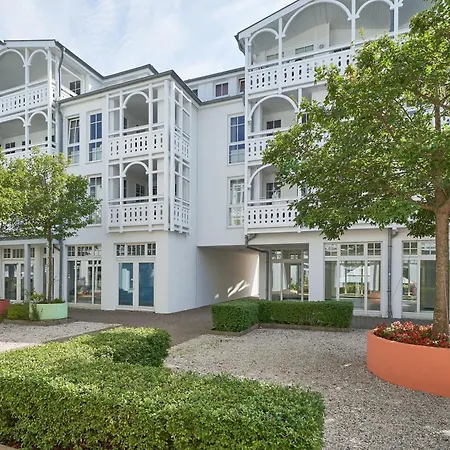 Apartment 632, Seepark *